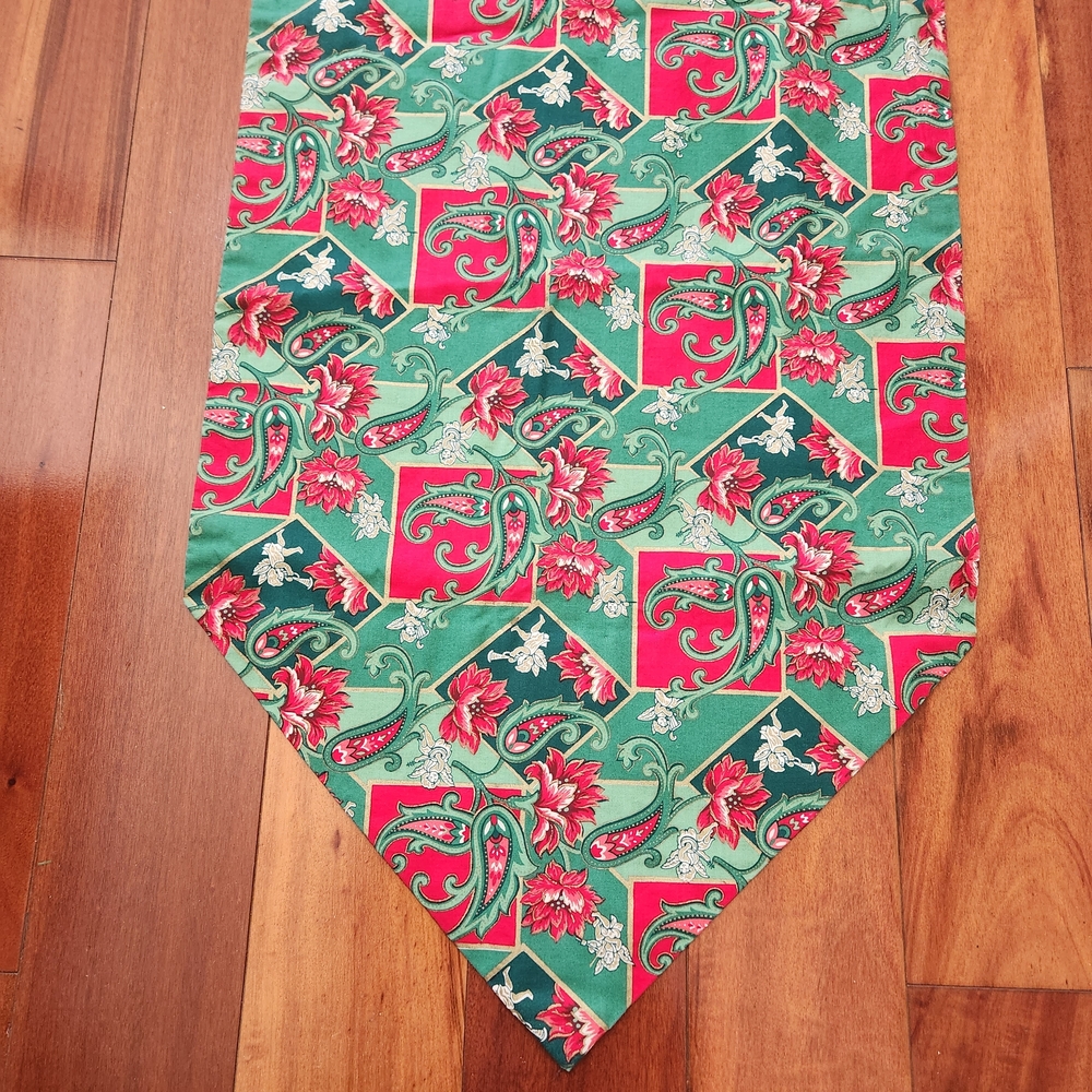 Poinsettia Christmas Table Runner